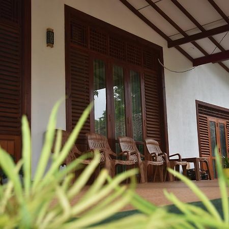 Green Palace Hotel Anuradhapura Ngoại thất bức ảnh