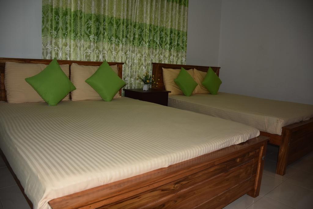 Green Palace Hotel Anuradhapura Ngoại thất bức ảnh