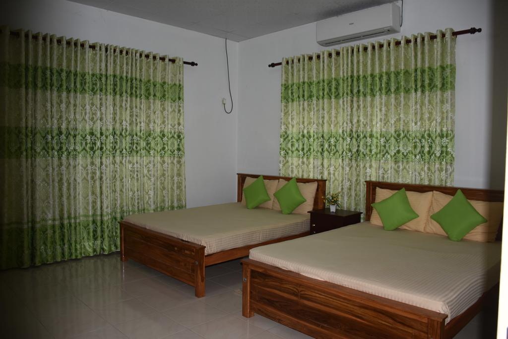 Green Palace Hotel Anuradhapura Ngoại thất bức ảnh