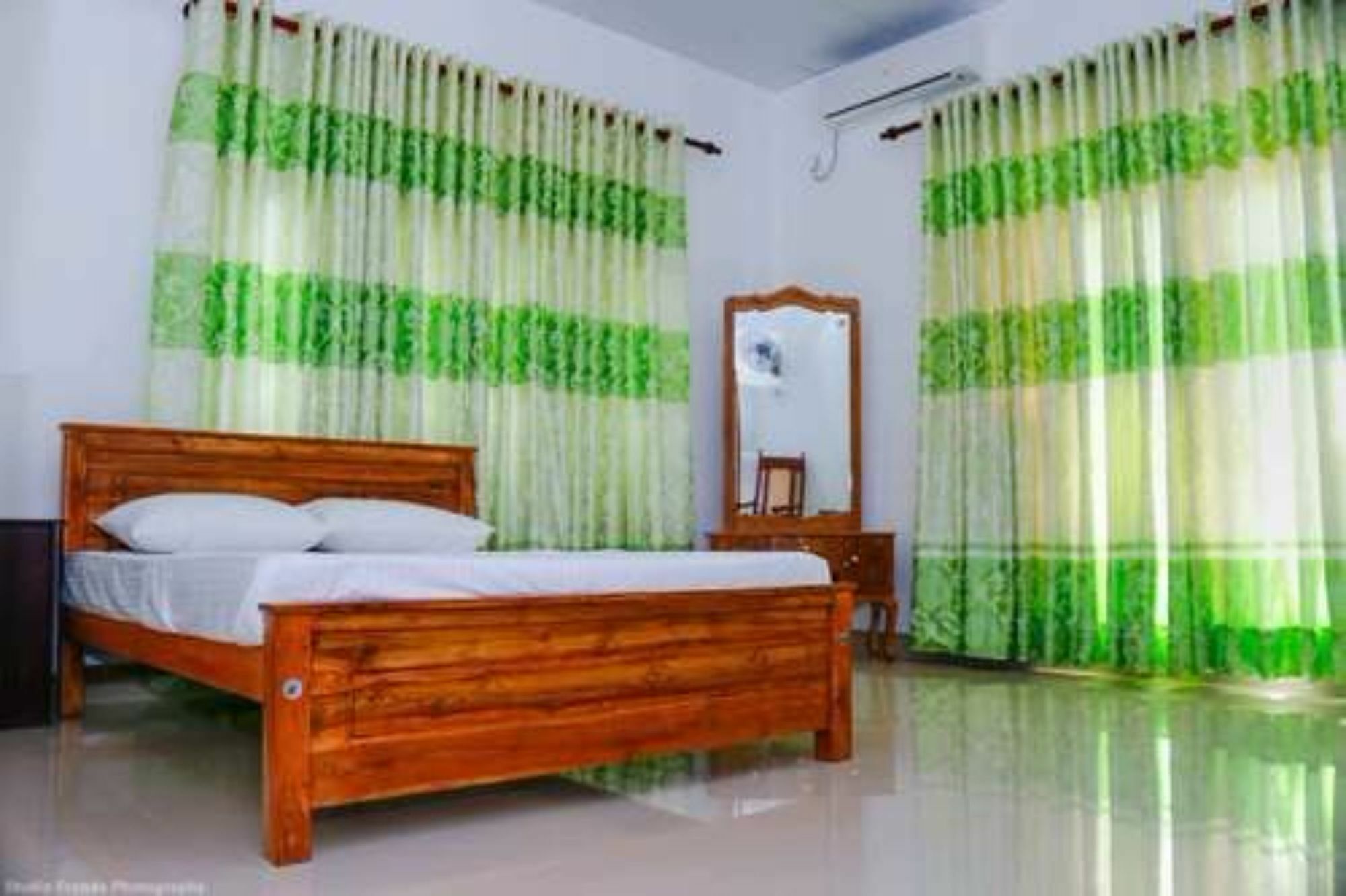 Green Palace Hotel Anuradhapura Ngoại thất bức ảnh